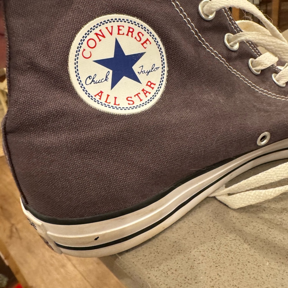 Men’s high top Chuck Taylor converse hi-top sneakers , excellent , size 13
